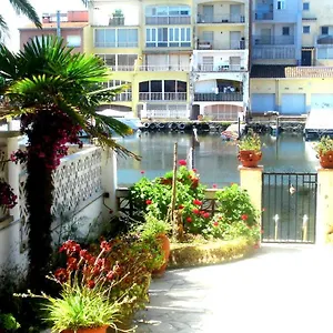 Apartamento En Planta Baja Directo Al Canal Ref 81 Empuriabrava